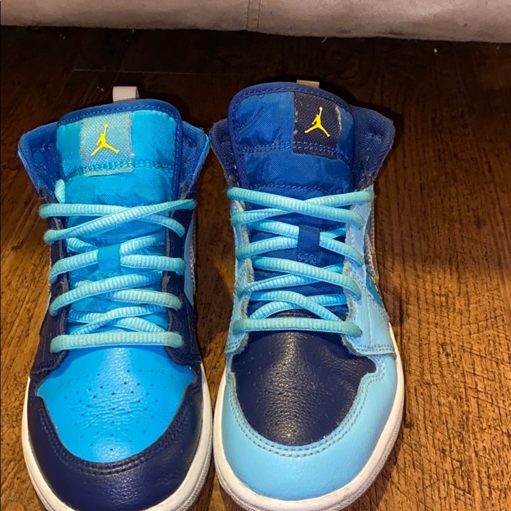 COPY - Jordan retro 1. Size 1 1/2Y